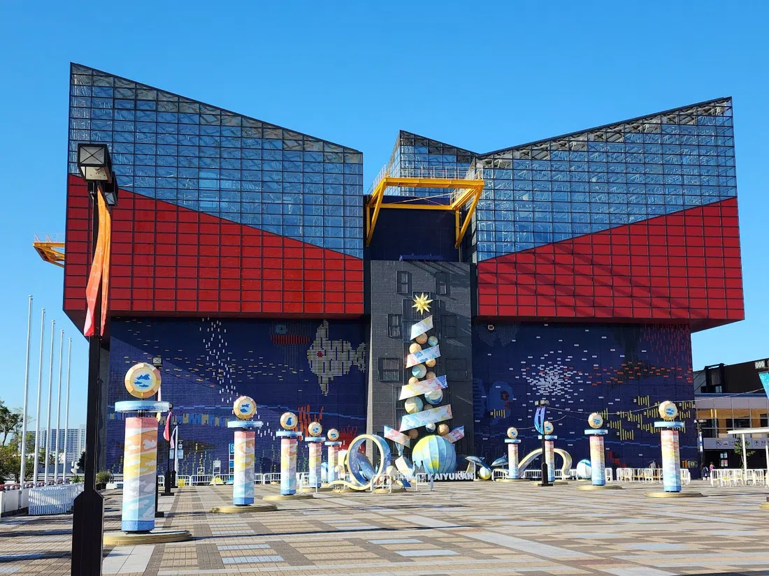Osaka Aquarium Kaiyukan, Osaka