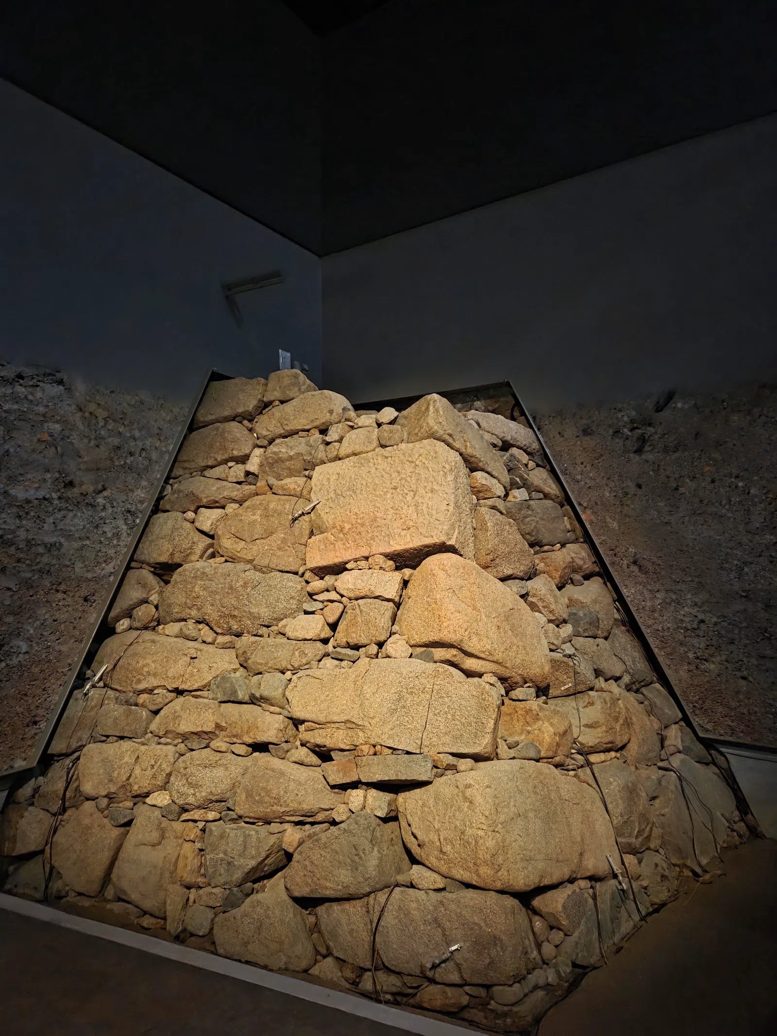 Osaka Castle Toyotomi Stone Wall Museum, Osaka